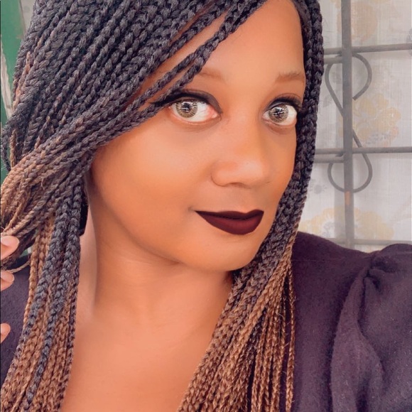 PREVIOUSLY WORN-4X4 Multi-Part Swiss Lace Front Wig Box Braid Wig color 1b/30 - Picture 3 of 13